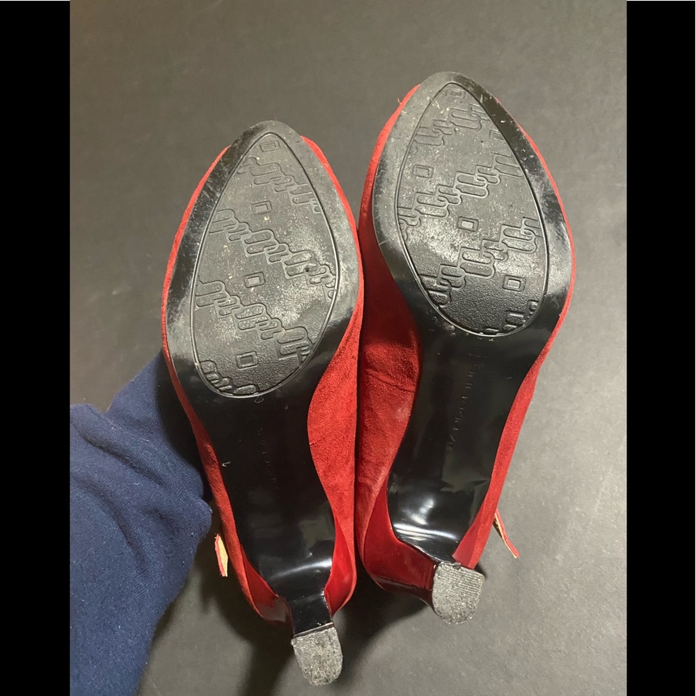 Suede Open Toe Hidden Platform Pump - image 5